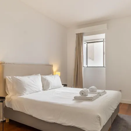 Modern 3br, Terrace, Ac/heating & Self Check-in Lissabon