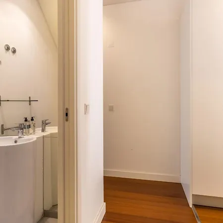 Modern 3br, Terrace, Ac/heating & Self Check-in Appartement Lissabon