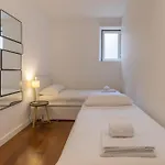 Апартаменты Modern 3br, Terrace, Ac/heating & Self Check-in *