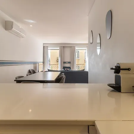 Lejlighed Modern 3br, Terrace, Ac/heating & Self Check-in