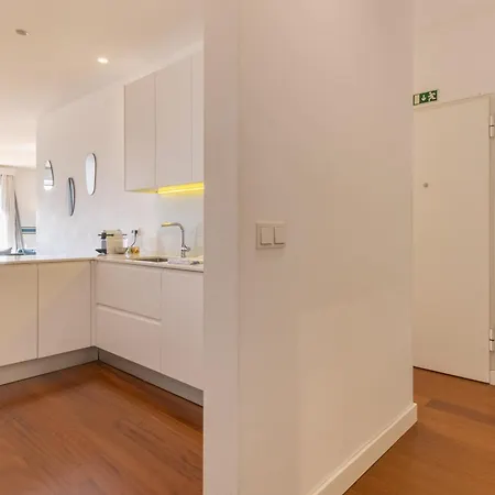 Lejlighed Modern 3br, Terrace, Ac/heating & Self Check-in