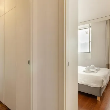 Modern 3br, Terrace, Ac/heating & Self Check-in