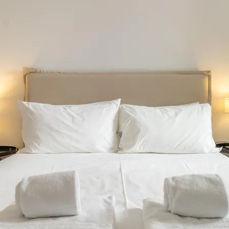 Modern 3br, Terrace, Ac/heating & Self Check-in Lejlighed