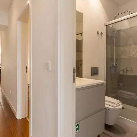 Modern 3br, Terrace, Ac/heating & Self Check-in Lejlighed *