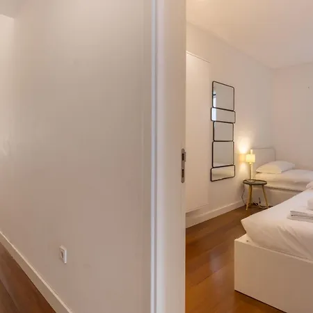 Modern 3br, Terrace, Ac/heating & Self Check-in Apartment