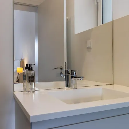 Modern 3br, Terrace, Ac/heating & Self Check-in * Lisbon