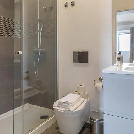 Modern 3br, Terrace, Ac/heating & Self Check-in Apartmán *