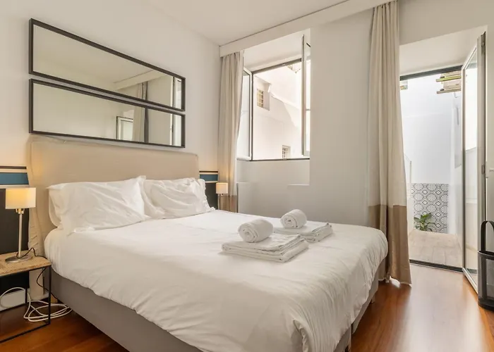 Modern 3br, Terrace, Ac/heating & Self Check-in Διαμέρισμα