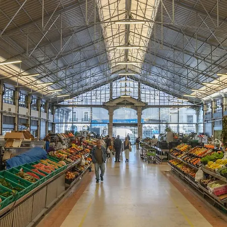 Modern 3br, Terrace, Ac/heating & Self Check-in Лиссабон