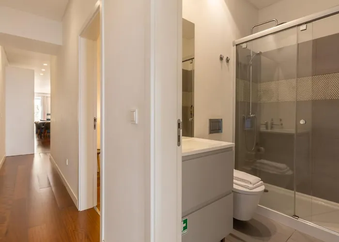 Modern 3br, Terrace, Ac/heating & Self Check-in Apartment *